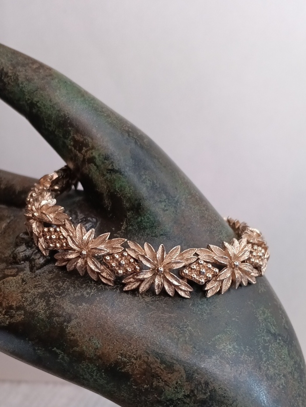 Sarah Coventry Golden Rod Floral Link Bracelet 7.5" Long Vintage 1976